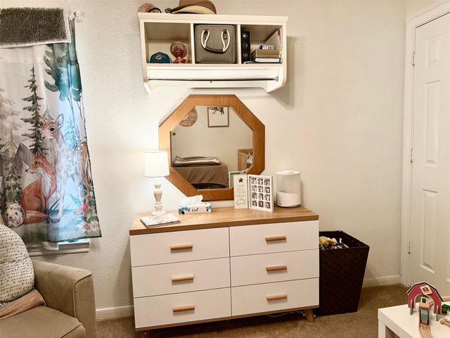 50 N Spinning Wheel Circle, The Woodlands, TX 77382