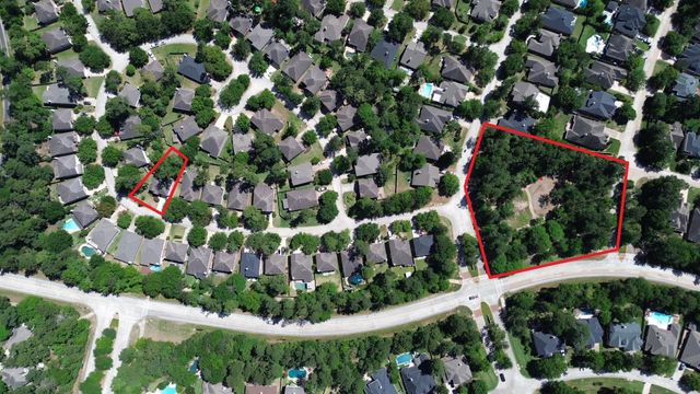 50 N Spinning Wheel Circle, The Woodlands, TX 77382