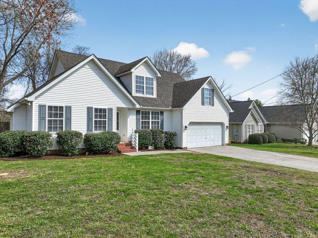 2212 Spartan Ct, Murfreesboro, TN 37128