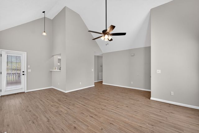 2212 Spartan Ct, Murfreesboro, TN 37128