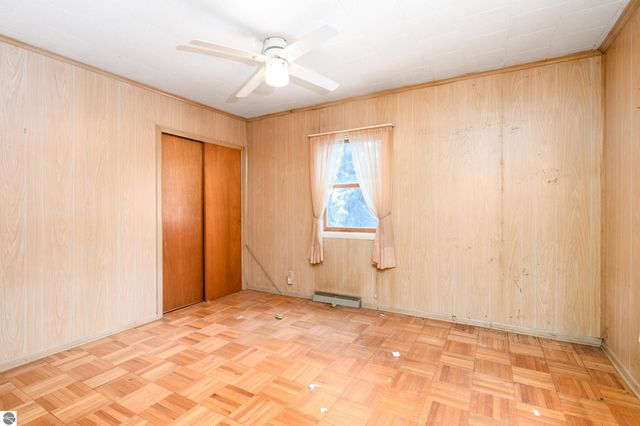 714 Leelanau Avenue, Frankfort, MI 49635