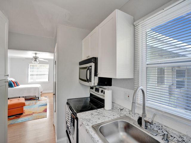 1206 NE 3rd Avenue, Delray Beach, FL 33444