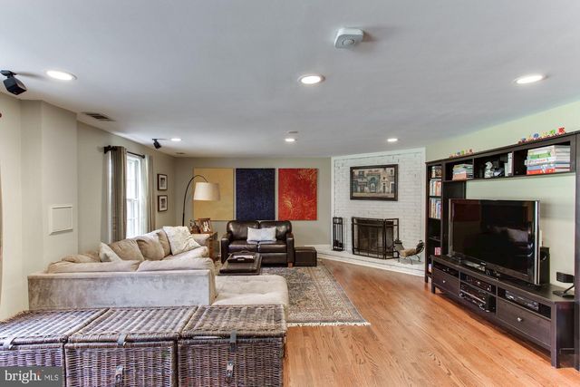 7510 SHADYWOOD RD, Bethesda, MD 20817