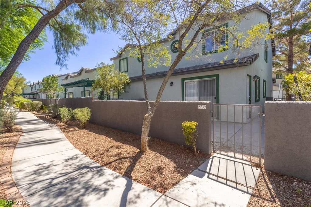 5230 Souvenir Lane, Las Vegas, NV 89118 — photo 2