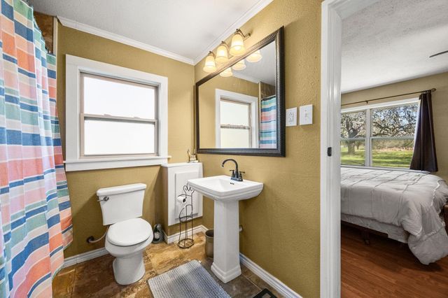 102 North Street, Columbus, TX 78934