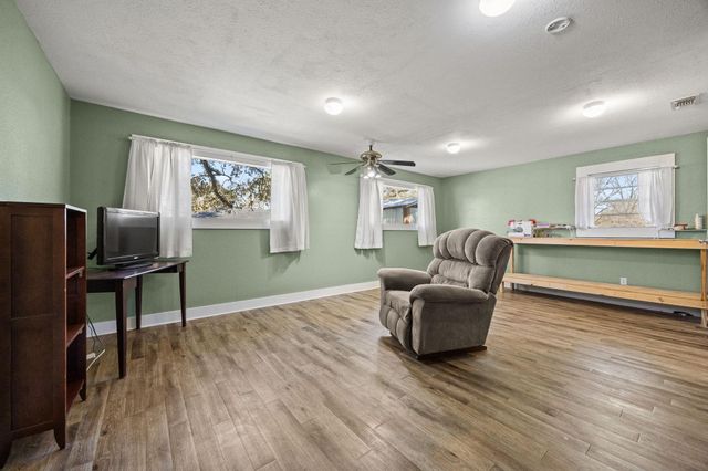102 North Street, Columbus, TX 78934