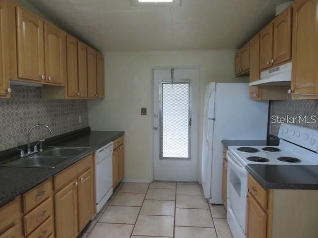 2211 EMORY AVENUE, Bradenton, FL 34207