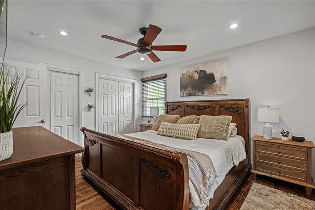 6525 Hodges Drive, Prairie Village, KS 66208