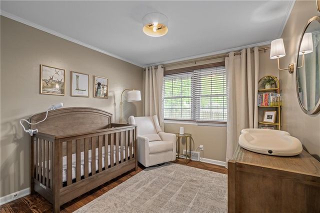 6525 Hodges Drive, Prairie Village, KS 66208