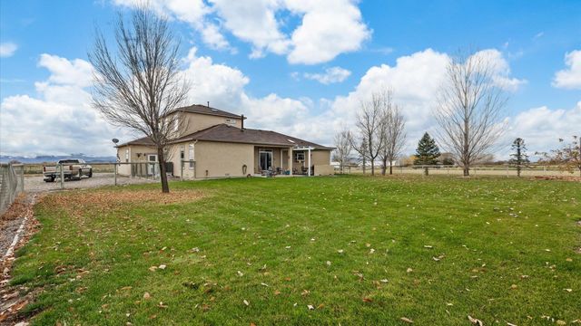 1792 12 Road, Loma, CO 81524