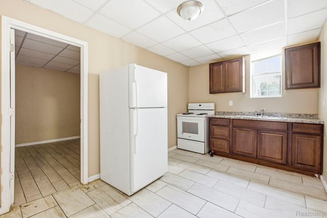 13233 La Salle Boulevard, Detroit, MI 48238