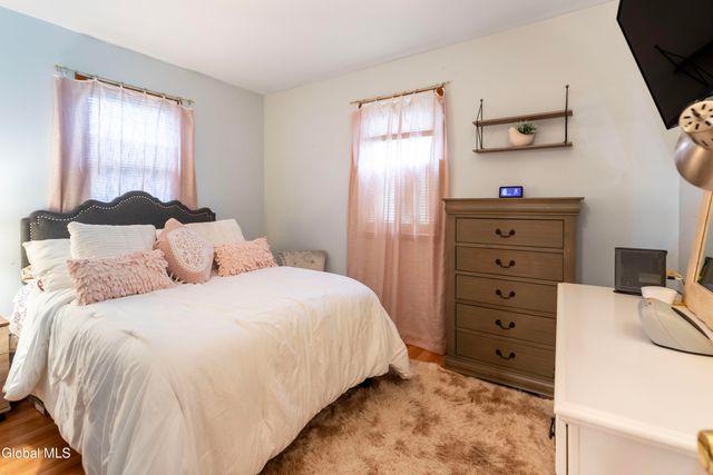 1686 JULIANNE Drive, Schodack, NY 12033