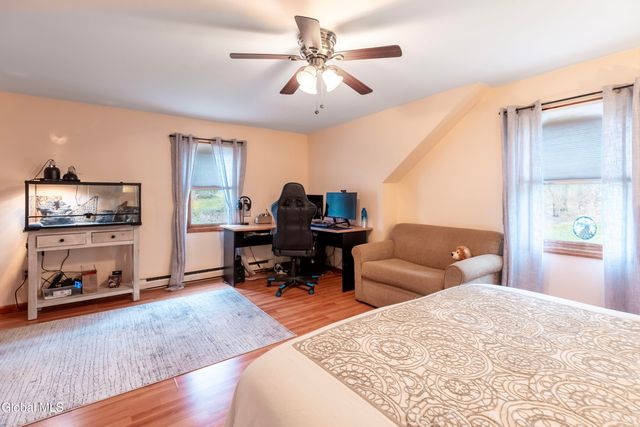 1686 JULIANNE Drive, Schodack, NY 12033