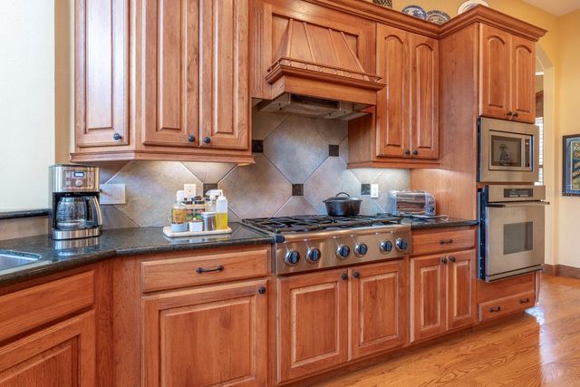 543 ISLEWORTH CLOSE, Tarpon Springs, FL 34688