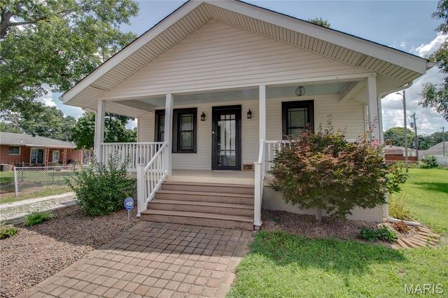 211 12th Street, Wood River, IL 62095
