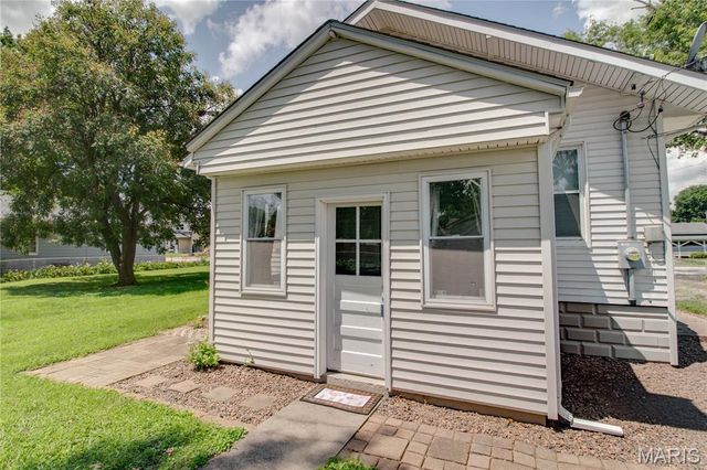 211 12th Street, Wood River, IL 62095