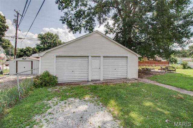 211 12th Street, Wood River, IL 62095