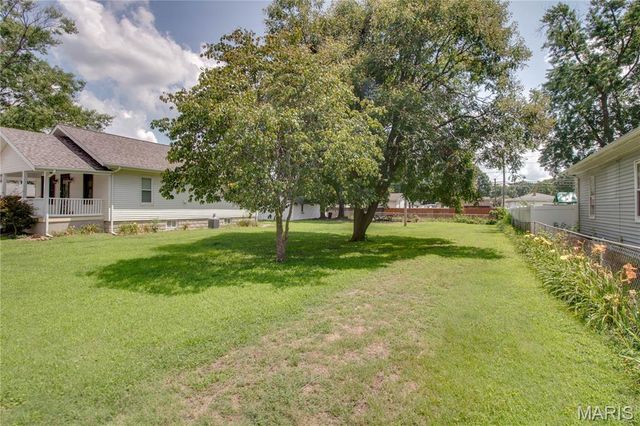 211 12th Street, Wood River, IL 62095