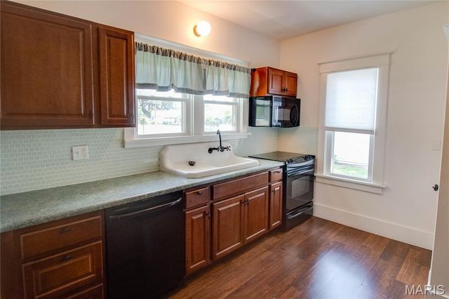 211 12th Street, Wood River, IL 62095