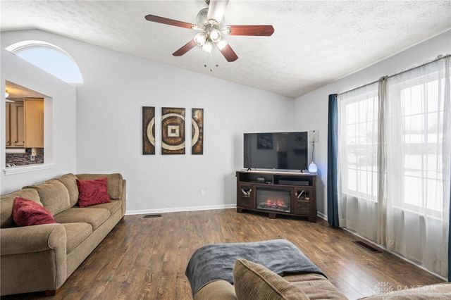 418 Lake Front Drive, Lebanon, OH 45036