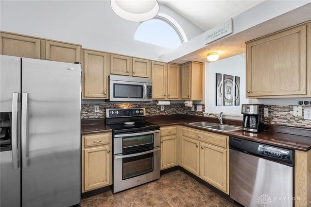 418 Lake Front Drive, Lebanon, OH 45036