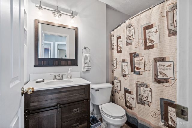 418 Lake Front Drive, Lebanon, OH 45036