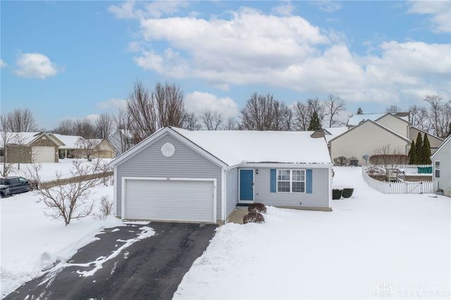 418 Lake Front Drive, Lebanon, OH 45036