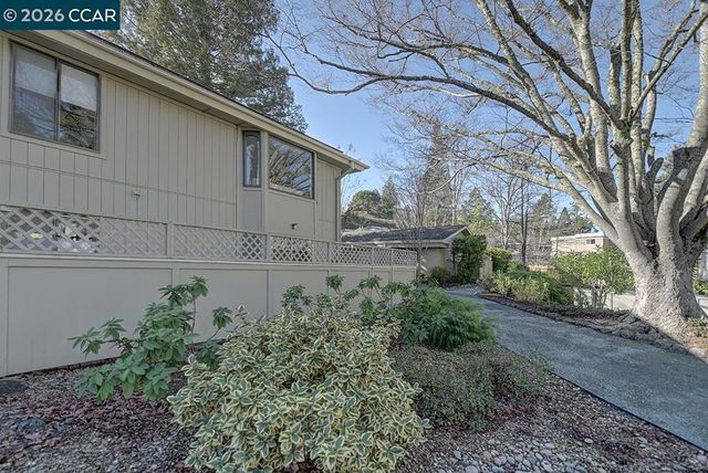 1324 Canyonwood Ct 1, Walnut Creek, CA 94595