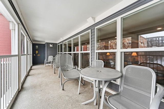 720 3rd Avenue NE 319, Minneapolis, MN 55413