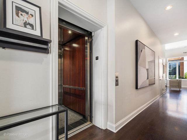 1359 W Fullerton Avenue PH, Chicago, IL 60614