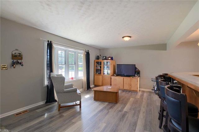 2795 George Wash Memorial HWY, Hayes, VA 23072