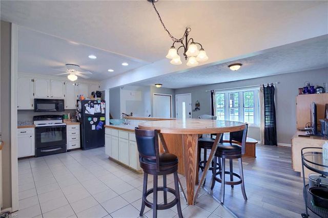 2795 George Wash Memorial HWY, Hayes, VA 23072