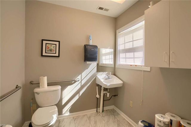 2795 George Wash Memorial HWY, Hayes, VA 23072