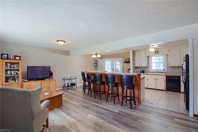 2795 George Wash Memorial HWY, Hayes, VA 23072