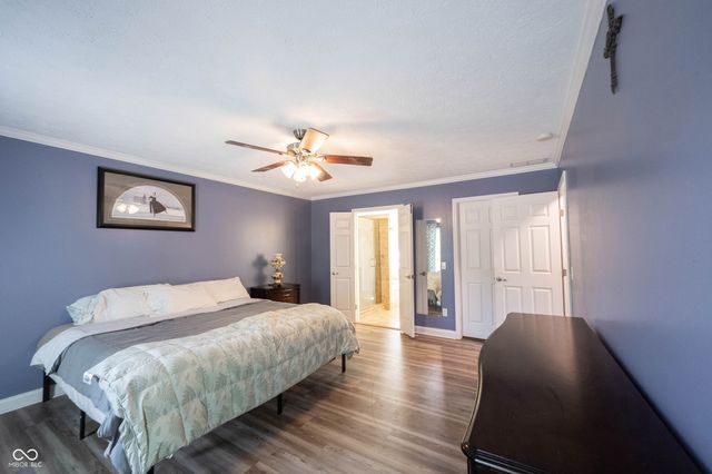 8677 Buffett Parkway, Fishers, IN 46038