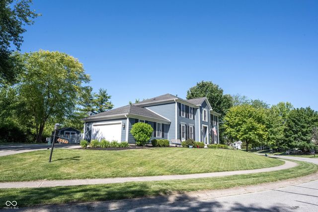 8677 Buffett Parkway, Fishers, IN 46038