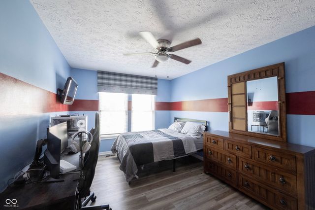 8677 Buffett Parkway, Fishers, IN 46038