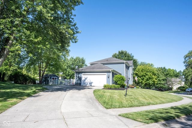 8677 Buffett Parkway, Fishers, IN 46038