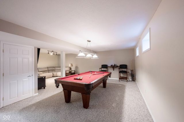 8677 Buffett Parkway, Fishers, IN 46038