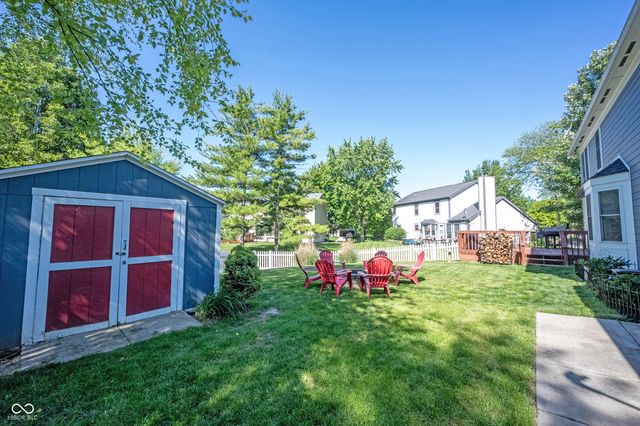 8677 Buffett Parkway, Fishers, IN 46038