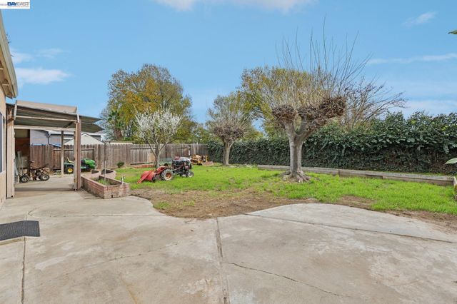 731 Del Norte Dr, Livermore, CA 94551