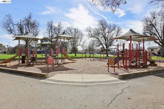 731 Del Norte Dr, Livermore, CA 94551