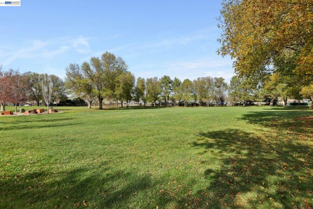 731 Del Norte Dr, Livermore, CA 94551