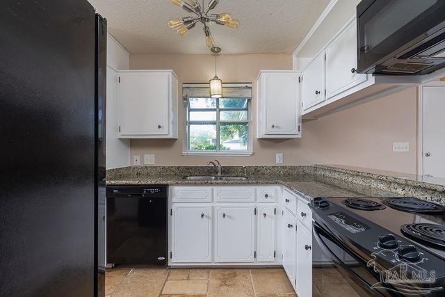 6152 Chablis Ln, Pensacola, FL 32504