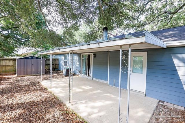 6152 Chablis Ln, Pensacola, FL 32504