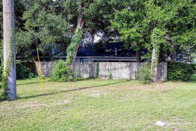 6152 Chablis Ln, Pensacola, FL 32504