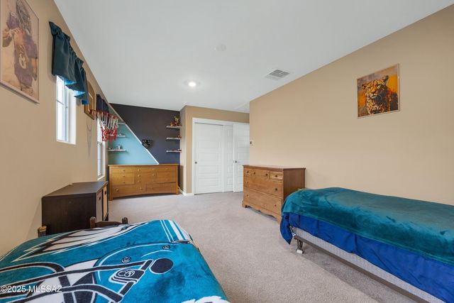 17436 S Nicholas Falls Drive, Vail, AZ 85641