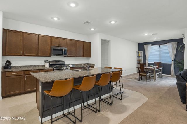 17436 S Nicholas Falls Drive, Vail, AZ 85641