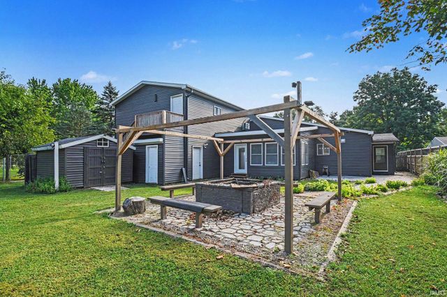 2827 Edwardsburg Avenue, Elkhart, IN 46514