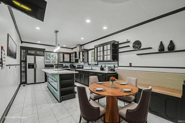 2827 Edwardsburg Avenue, Elkhart, IN 46514